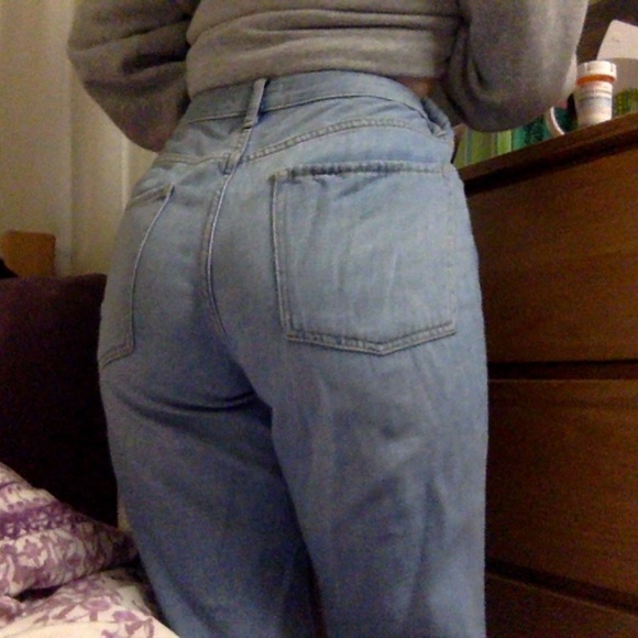 Forever 21 Distressed Boyfriend Jeans - Picture 2 of 5